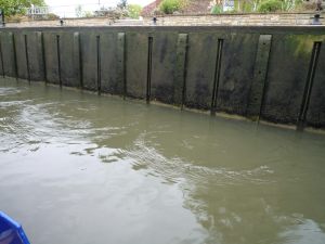 The telltale ripples of side-paddles; if you see these then keep a tight hold on your ropes or you'll get pushed out from the lock wall (which tends to upset any cruisers sharing with you!)