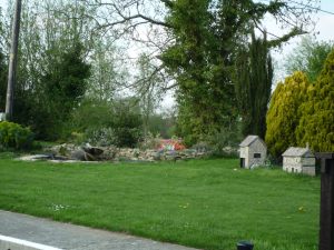 Charming and unusual garden at St John's lock, Lechlade